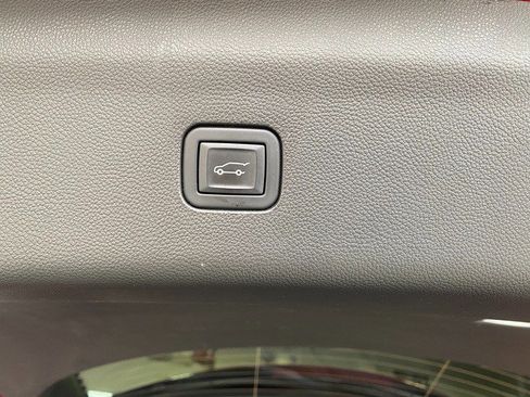 Used 2024 Buick Enclave Premium image 20