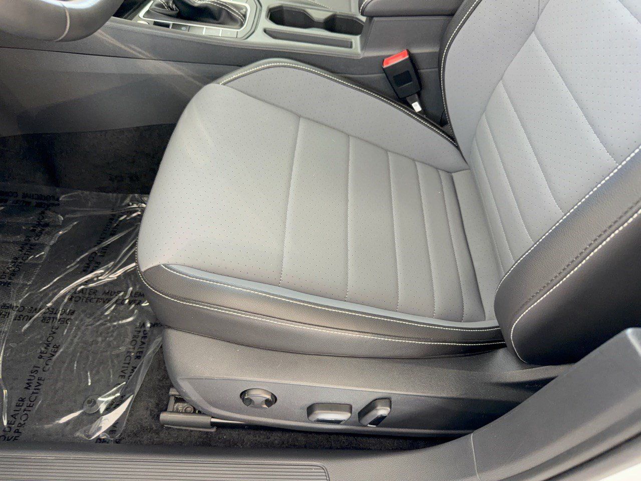 Used 2026 Volkswagen Jetta SE FWD image 16