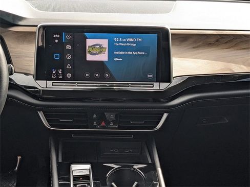 Used 2025 Volkswagen Atlas SE image 18