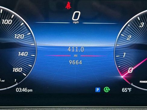 Used 2025 Mercedes-Benz GLB 250 image 32