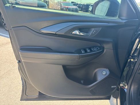 Used 2023 Chevrolet TrailBlazer RS w/ Sun and Liftgate Package FWD image 10