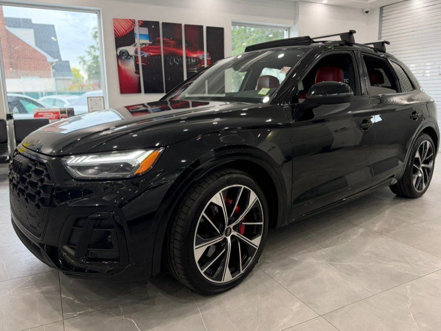 Used 2023 Audi SQ5 Prestige w/ Prestige Package AWD/4WD image 4