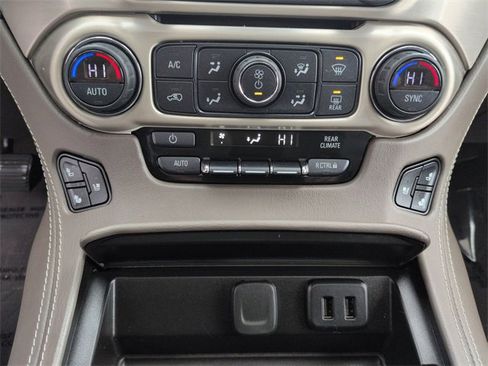 Used 2020 GMC Yukon Denali w/ Denali Premium Package image 18