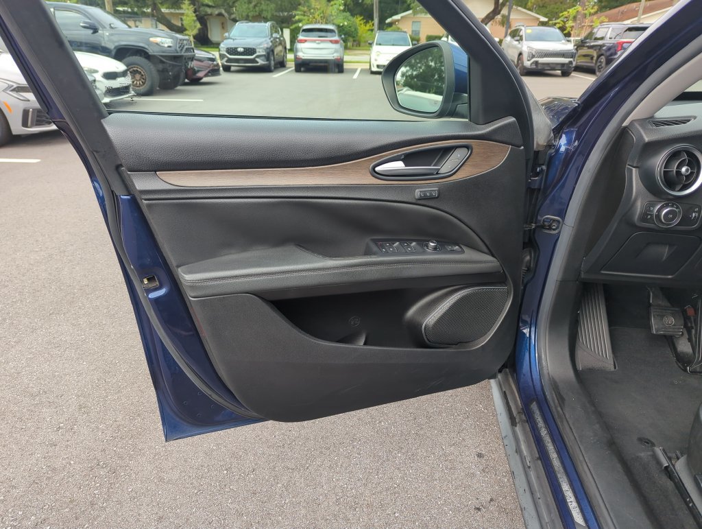 Used 2018 Alfa Romeo Stelvio Ti AWD/4WD image 18