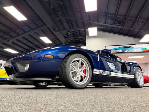 Used 2006 Ford GT RWD image 35