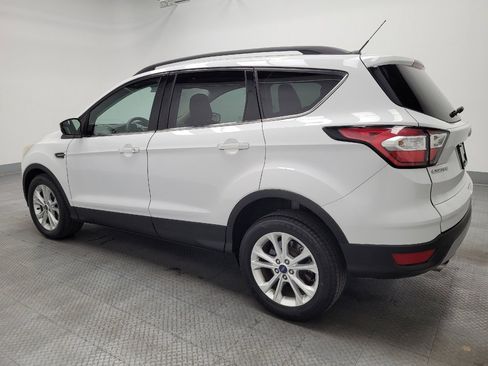 Used 2018 Ford Escape SE image 3