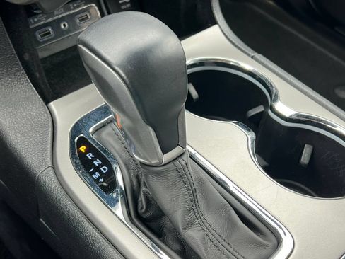 Used 2019 Jeep Grand Cherokee Limited w/ Trailer Tow Group IV AWD/4WD image 32
