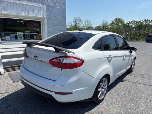 Used 2019 Ford Fiesta SE w/ Equipment Group 201A FWD image 6