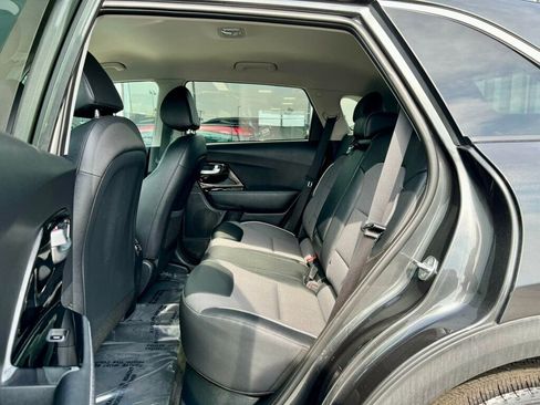 Used 2022 Kia Niro EX w/ Cold Weather Package image 17