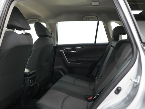 Used 2025 Toyota RAV4 XLE AWD/4WD image 16