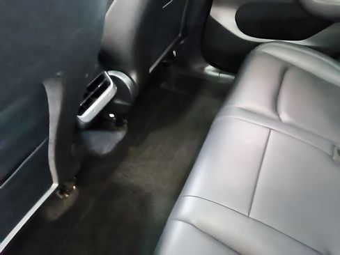 Used 2020 Tesla Model Y Long Range AWD/4WD image 25