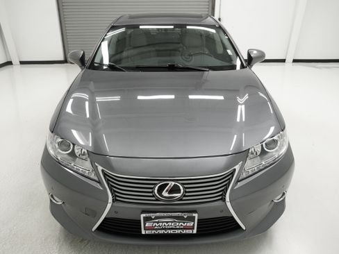 Used 2015 Lexus ES 350 w/ Premium Package FWD image 2