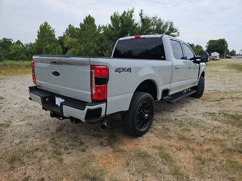 Used 2025 Ford F250 XLT w/ Black Appearance Package AWD/4WD image 4