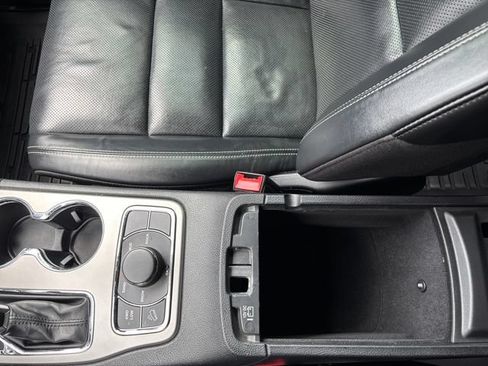 Used 2021 Jeep Grand Cherokee Limited AWD/4WD image 24