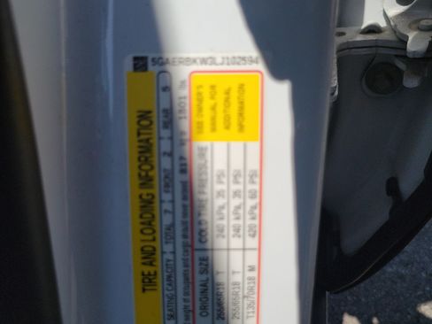 Used 2020 Buick Enclave Essence FWD image 29