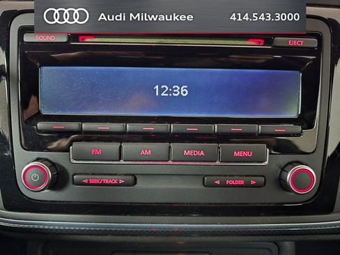 Used 2013 Volkswagen Beetle 2.0T FWD image 19