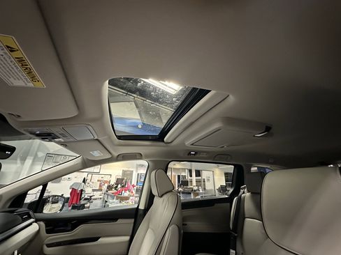 New 2026 Honda Odyssey Touring image 19