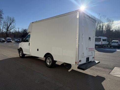 Used 2021 Chevrolet Express 3500 w/ Power Convenience Package image 5