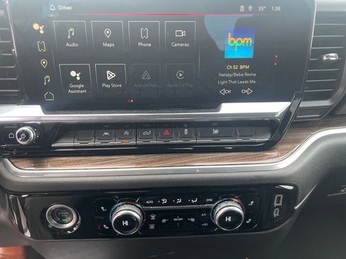 Used 2024 GMC Sierra 1500 Elevation image 13