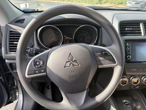 Used 2025 Mitsubishi Outlander Sport ES image 9