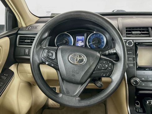 Used 2017 Toyota Camry LE w/ Moonroof Package FWD image 17
