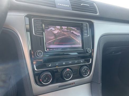 Used 2019 Volkswagen Passat 2.0T Wolfsburg w/ Wheels & Sunroof Package image 17
