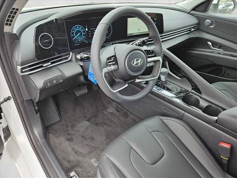 New 2026 Hyundai Elantra Limited FWD image 3