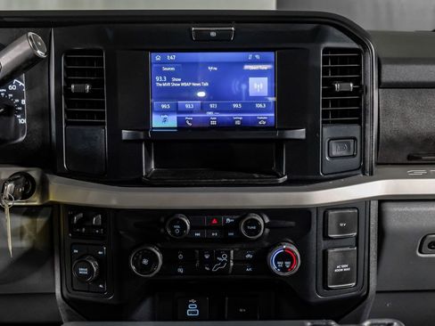 Used 2025 Ford F350 XLT AWD/4WD image 23