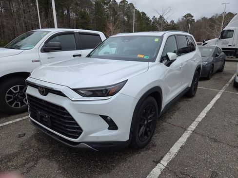 Used 2024 Toyota Grand Highlander Platinum image 6