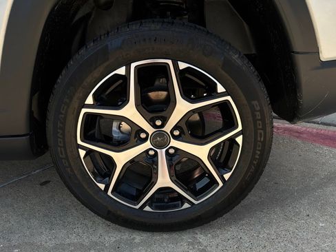 Used 2025 Jeep Compass Limited AWD/4WD image 9