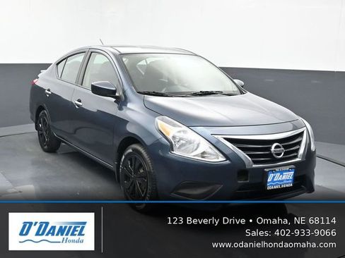 Used 2015 Nissan Versa SV FWD image 8