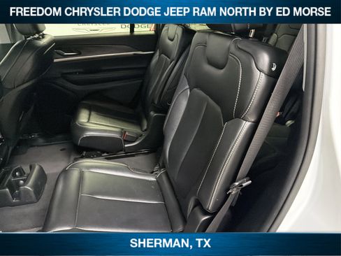 Used 2024 Jeep Grand Cherokee L Limited RWD image 8
