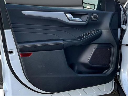 Used 2025 Ford Escape SE w/ PHEV Premium Package image 20