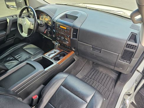 Used 2012 Nissan Titan SL image 11