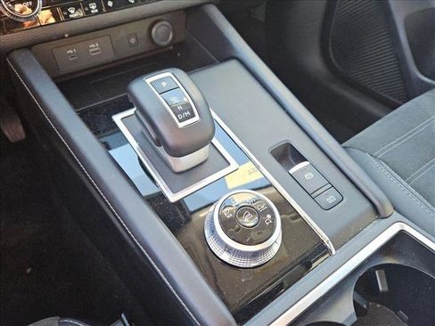 Used 2024 Mitsubishi Outlander SE Black Edition image 9