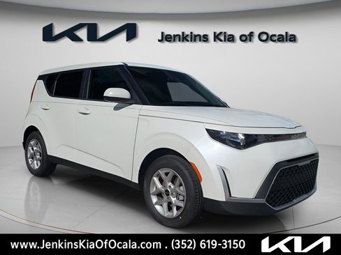 New 2025 Kia Soul LX image 2