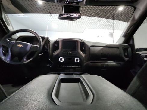 Used 2024 Chevrolet Silverado 2500 Custom w/ Custom Value Package image 10