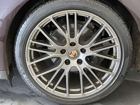 Certified 2022 Porsche Panamera 4 Platinum Edition image 12