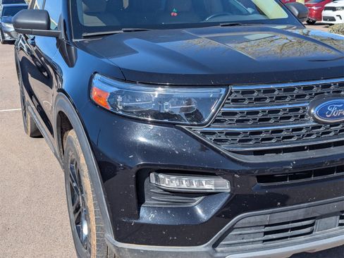 Used 2022 Ford Explorer XLT w/ Equipment Group 202A image 4