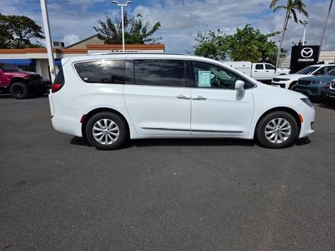 Used 2019 Chrysler Pacifica Touring-L FWD image 8