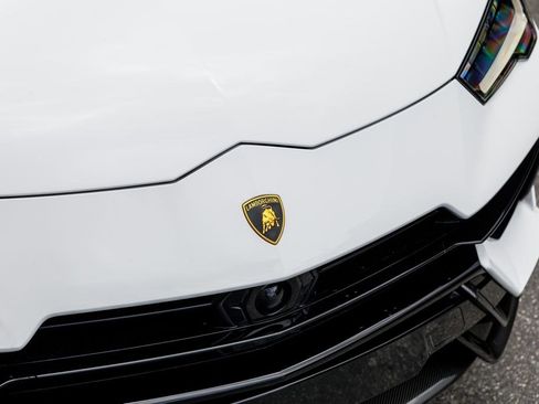 Used 2024 Lamborghini Urus Performante AWD/4WD image 52