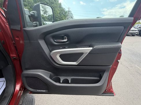 Used 2018 Nissan Titan SL w/ Texas Titan Edition AWD/4WD image 11