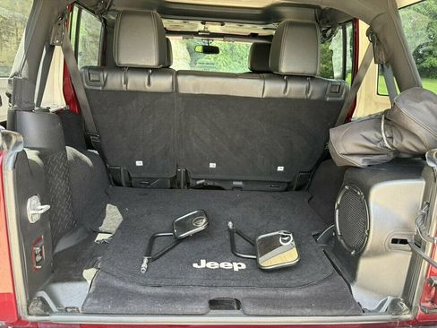 Used 2013 Jeep Wrangler Unlimited Sahara w/ Dual Top Group AWD/4WD image 28