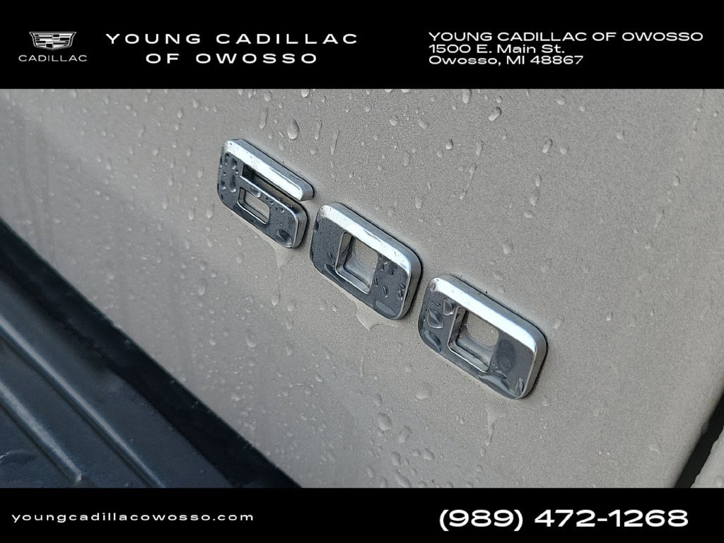 Used 2023 Cadillac Escalade Premium Luxury w/ LPO, Illumination Package AWD/4WD image 32