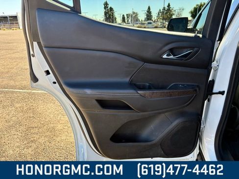 Used 2023 GMC Acadia Denali image 18