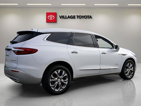Used 2018 Buick Enclave Avenir w/ Avenir Technology Package image 5