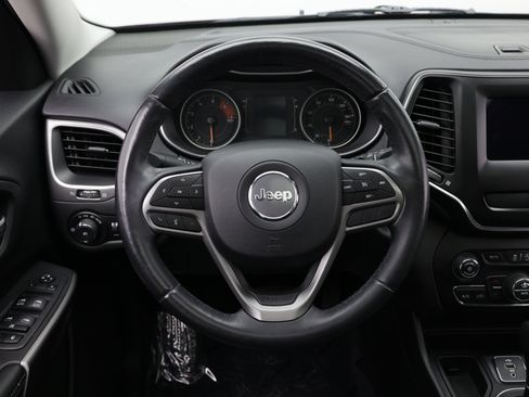 Used 2019 Jeep Cherokee Latitude Plus w/ Comfort/Convenience Group FWD image 42