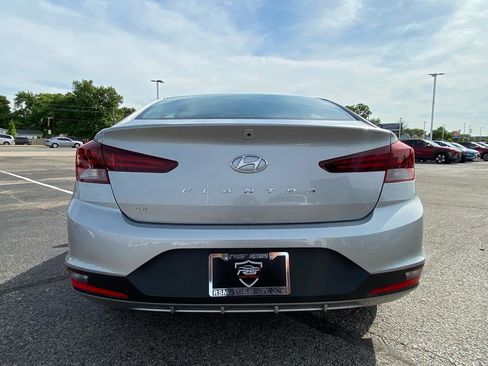 Used 2020 Hyundai Elantra SE FWD image 9
