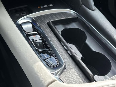 Certified 2023 Buick Enclave Avenir w/ Avenir Technology Package image 32