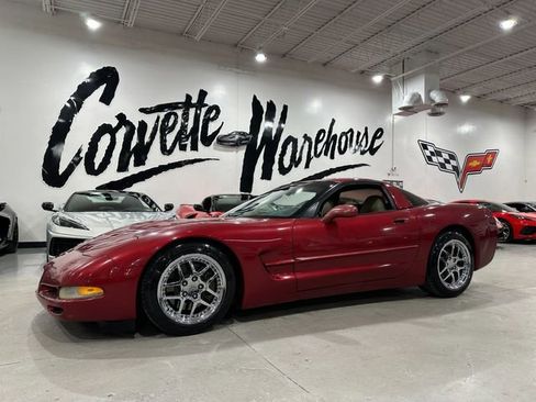 Used 2004 Chevrolet Corvette Coupe w/ Roof Package image 1